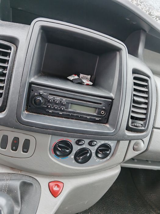 Opel Vivaro Lift L1H1 2.0 CDTI 114KM z Niemiec / 2011r / Klima / 3 Oso