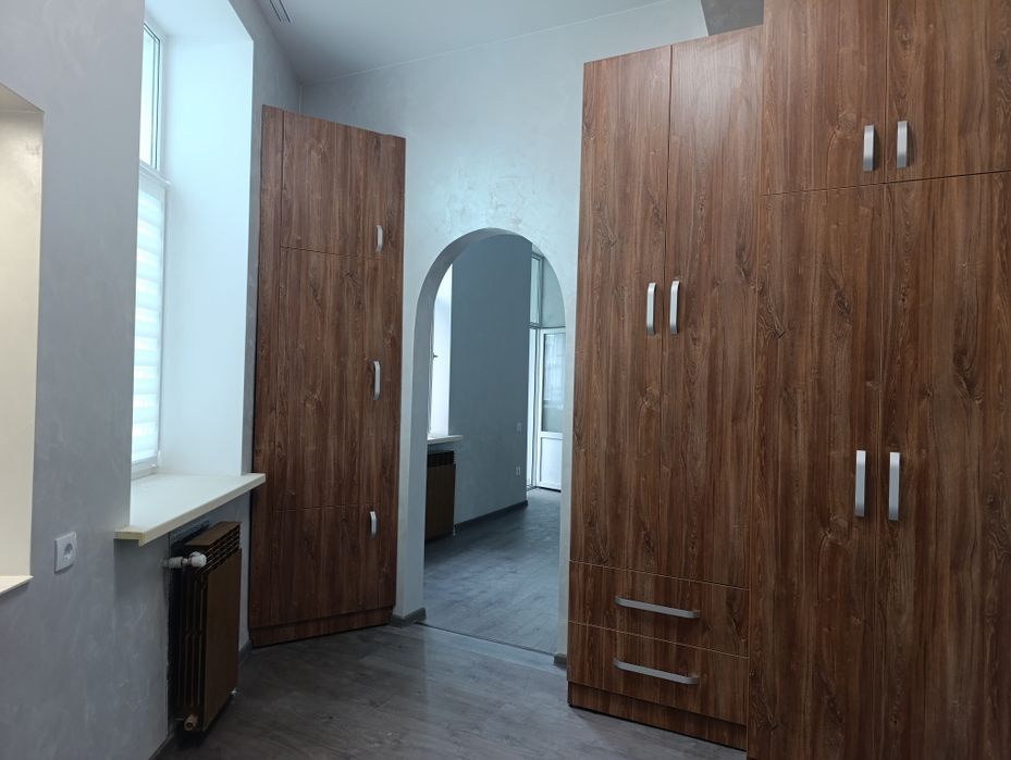 Продам 1 кімнатну квартиру по вул. Драгоманова