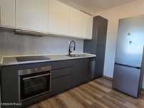Apartamento T3 transformado em T2 totalmente remodelado no centro de M