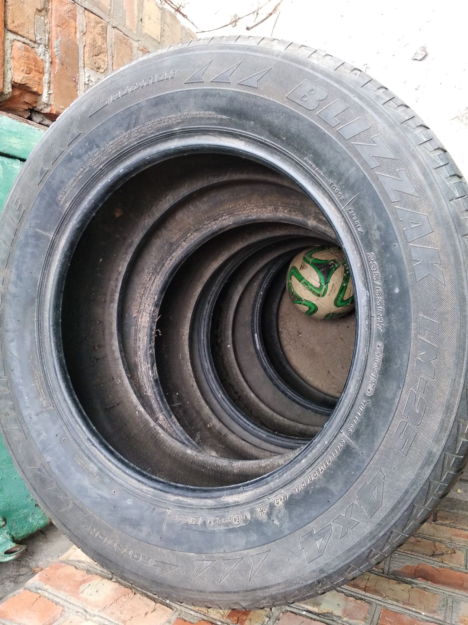 Покрышки резина Bridgestone Blizzak 235/65 R17