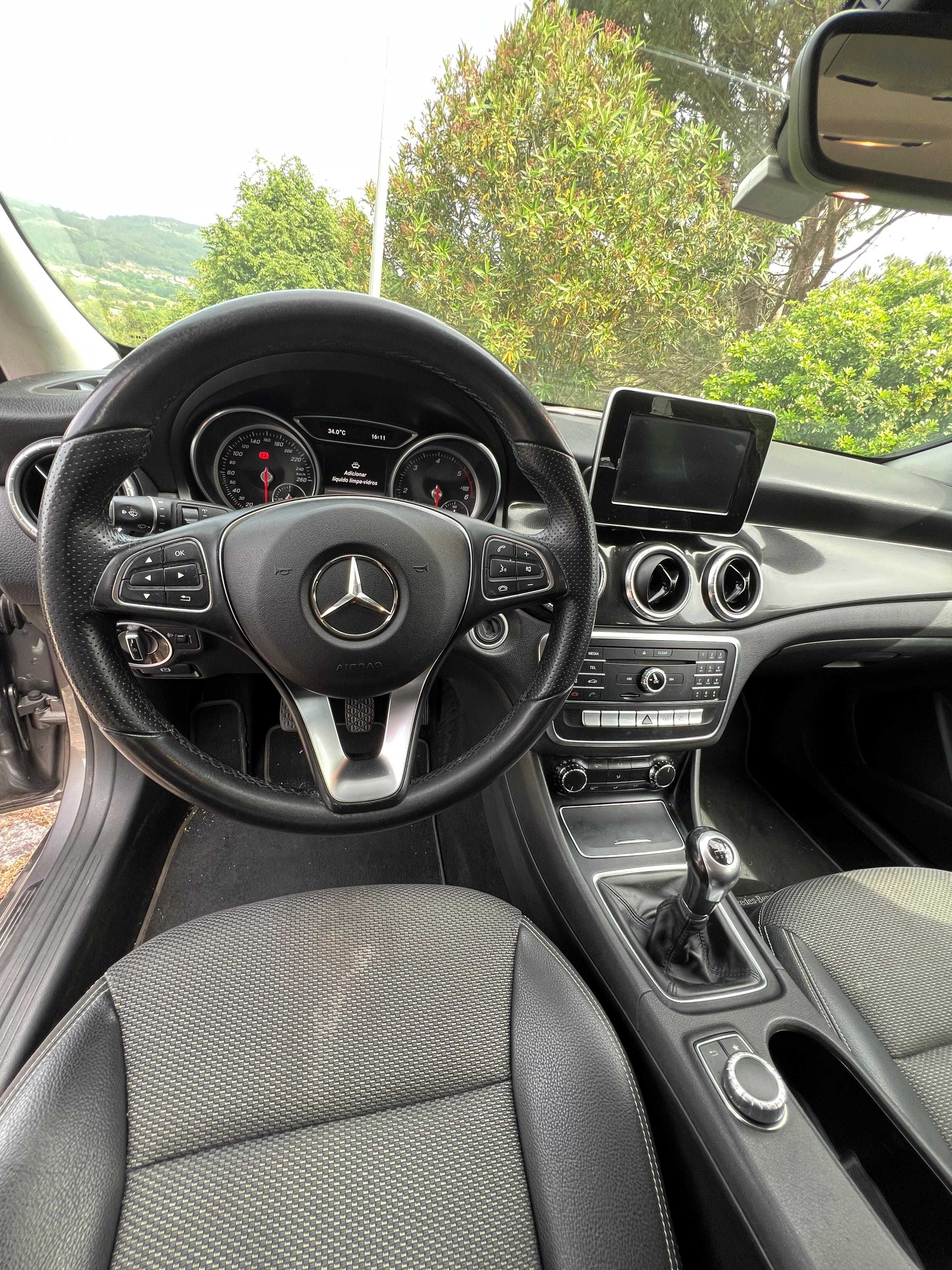 Mercedes-Benz CLA 180d