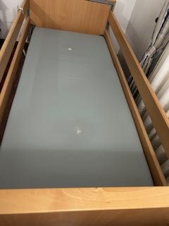 Cama articulada com colchão viscoelástico antiescaras