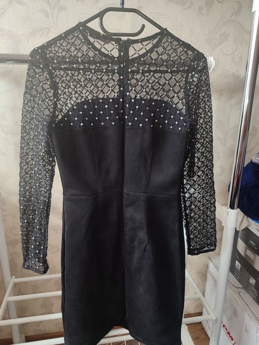 Вечірня жіноча сукня