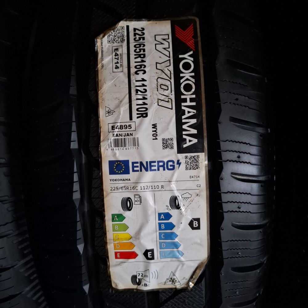 225/65/16c R16c Yokohama BluEarth WY01 4шт нові зима