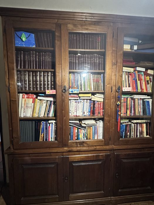 Estantes para livros e outros