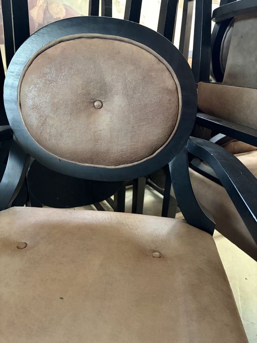 Cadeirão em camurça (2uni)