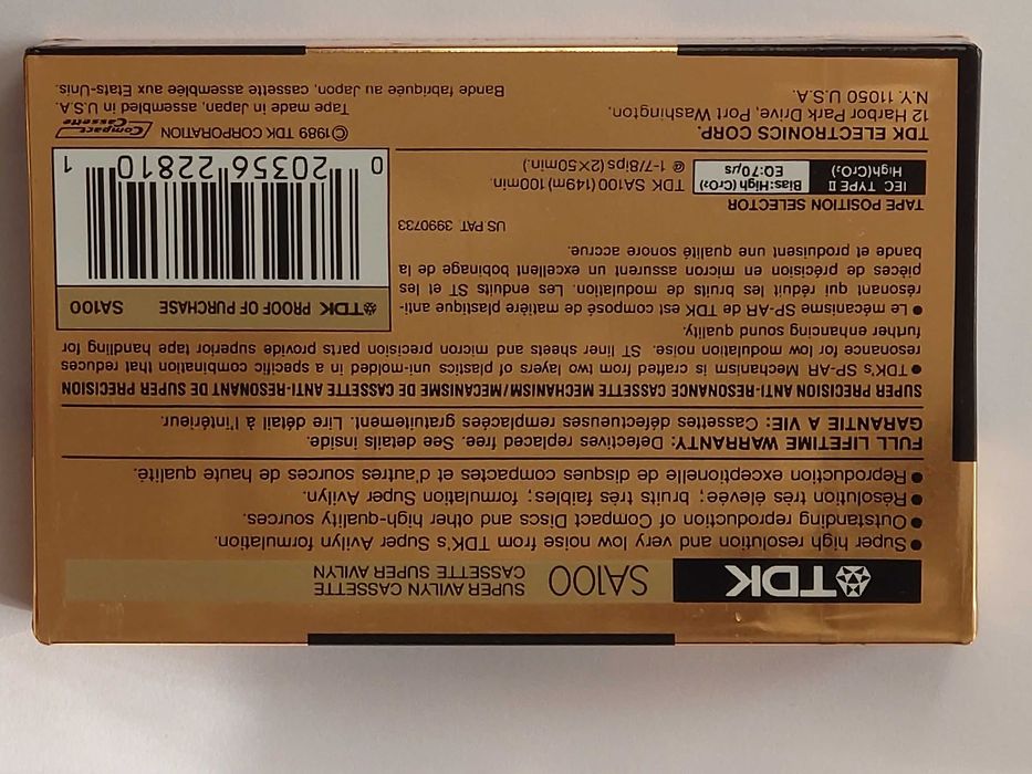 TDK SA 100 model na rok 1989 z tzw "dużym oknem" rynek Amerykański