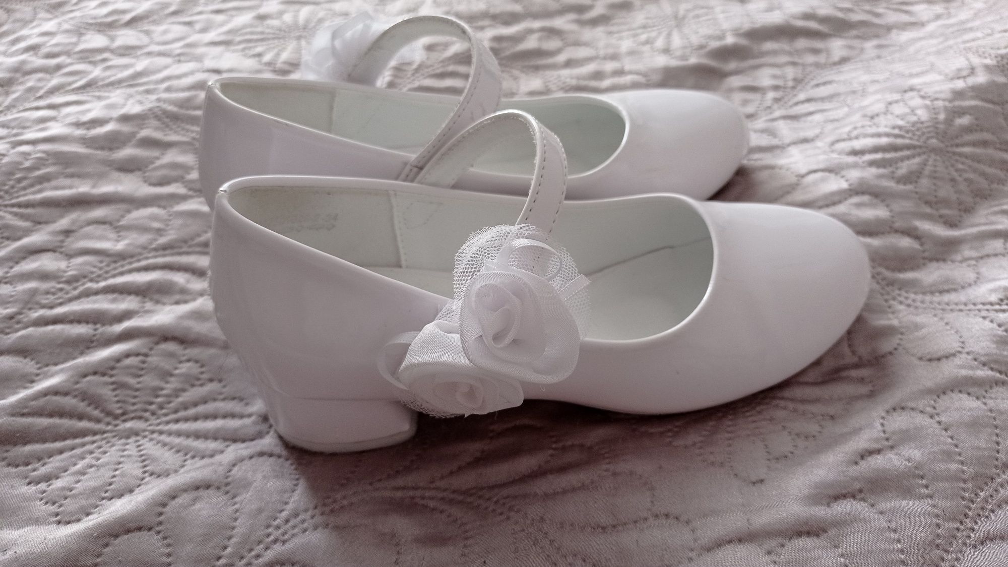 Buty komunijne dla dziewczynki, rozmiar 34