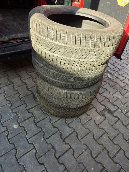 Komplet 4 szt pirelli winter 235/60 R18 4.5 mm bieżnik 2021 rok wysyłk