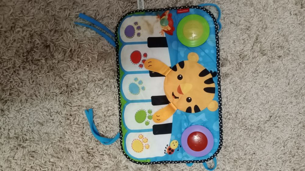 Игровая панель-пианино Fisher-Price "Нажимай и играй" CCW02