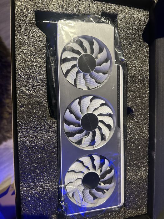 Karta graficzna RTX 3070 Ti OC wersja VISION (biala)