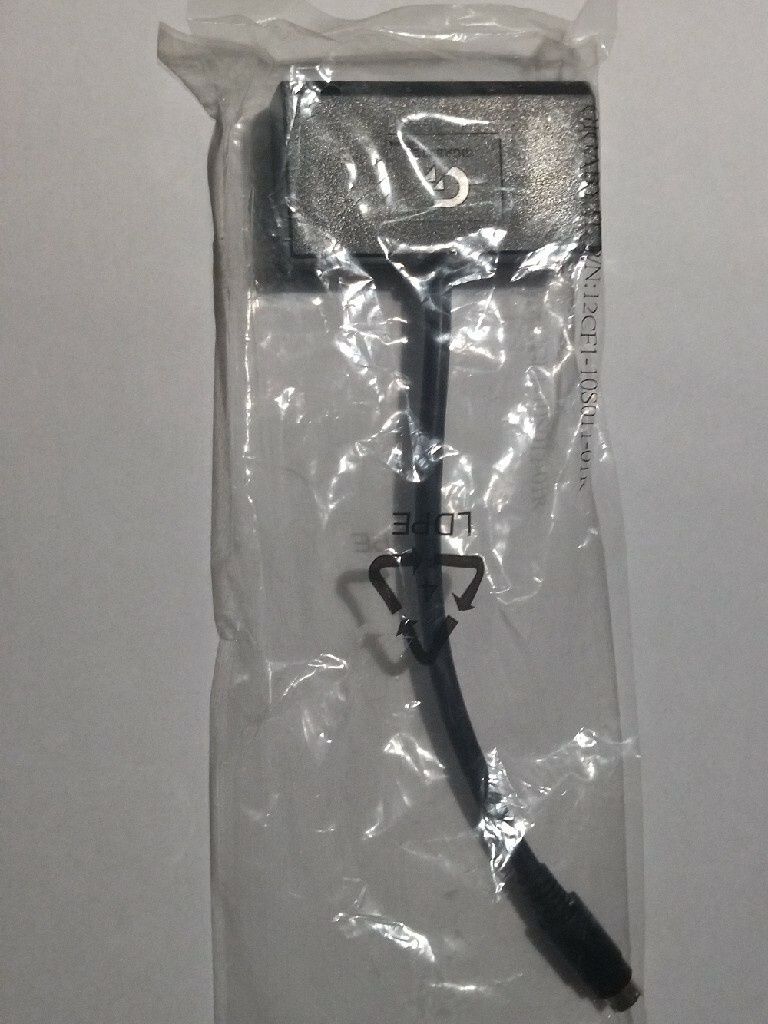 Adapter Gigabyte 12CF1-10S011-01R czarny