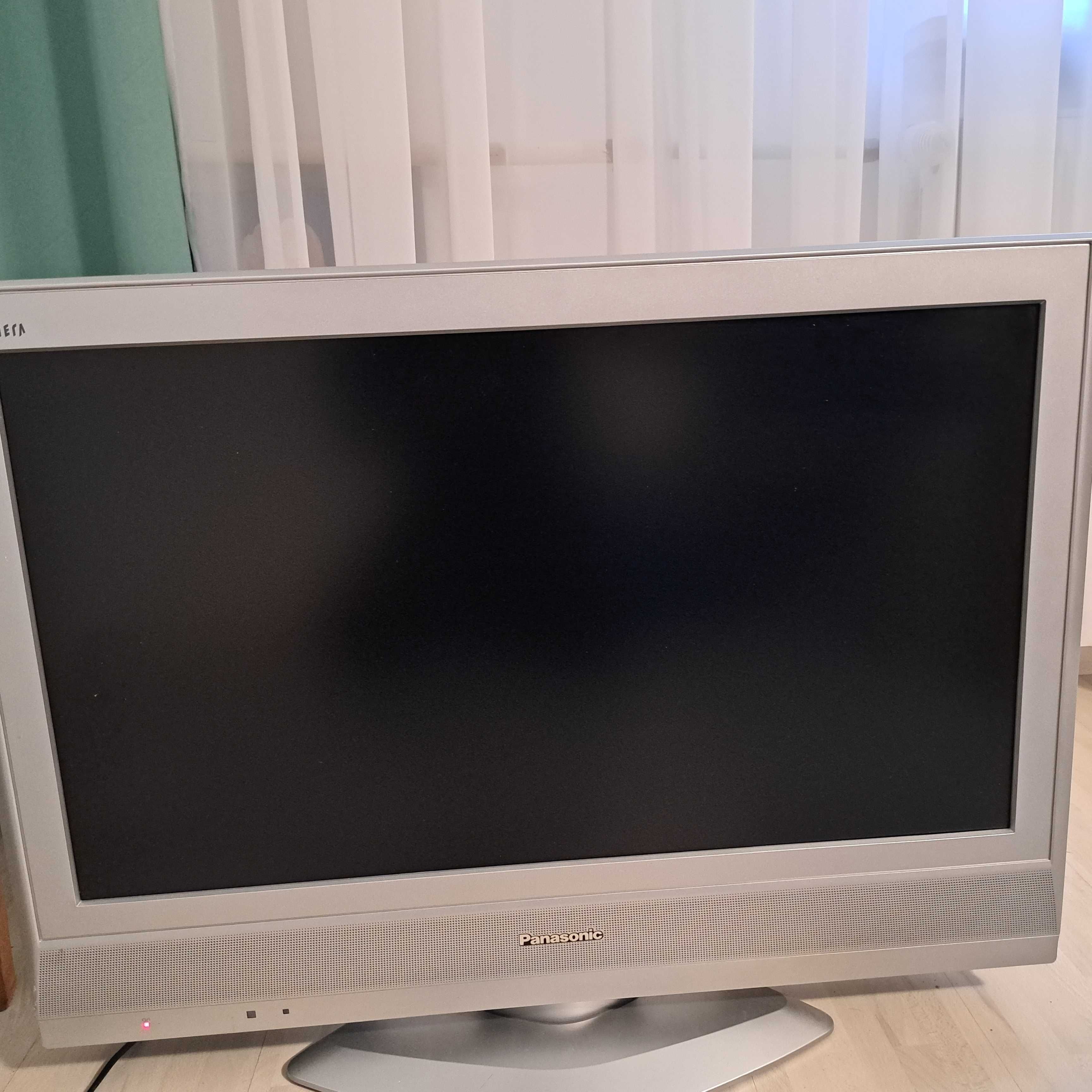 Telewizor Panasonic TX-32LE7P/SA plus dekoder Ariva T30 mini