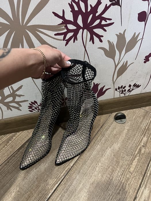 Туфлі-панчохи зі стразами