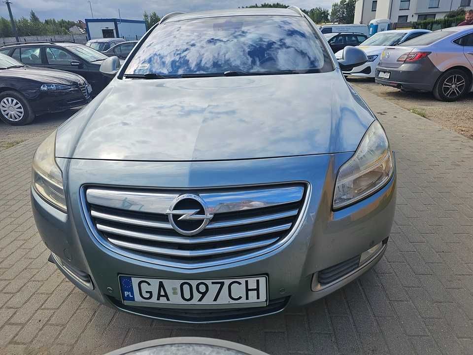 Opel Insignia 2.0 CDTI/2010r/bogate wyposażenie/Opłaty aktu/climatroni