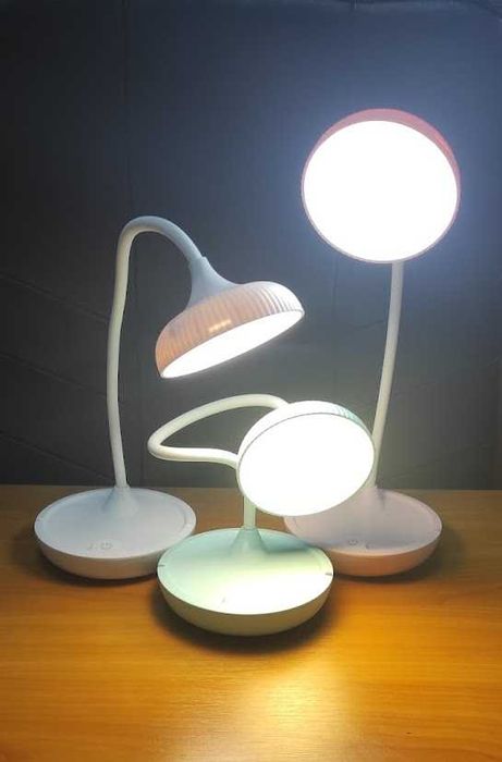 Лампа на акумуляторі.