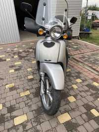 Скутер Aprilia scarаbeo