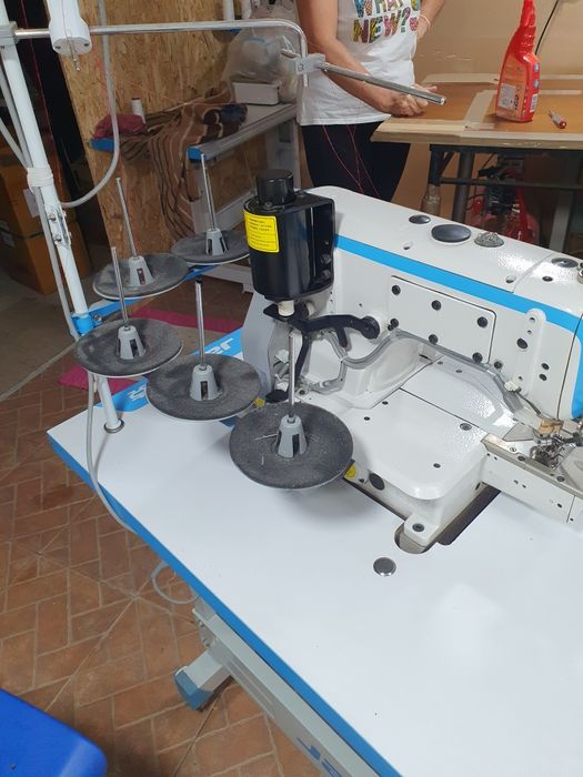 Máquina costura  recobrimento