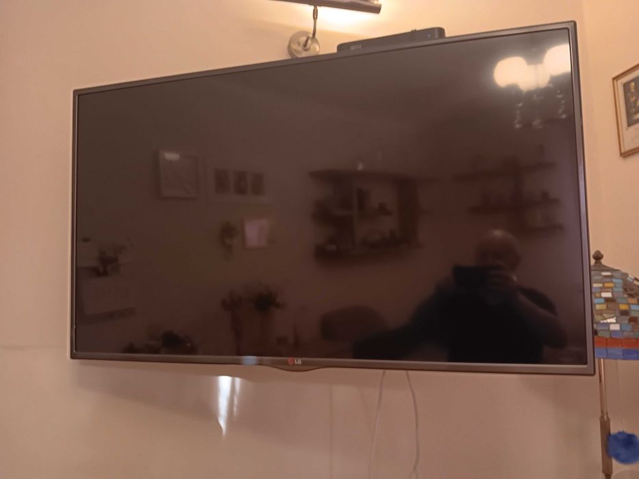 Telewizor LG 47LA620S, używany, w bardzo dobrym stanie