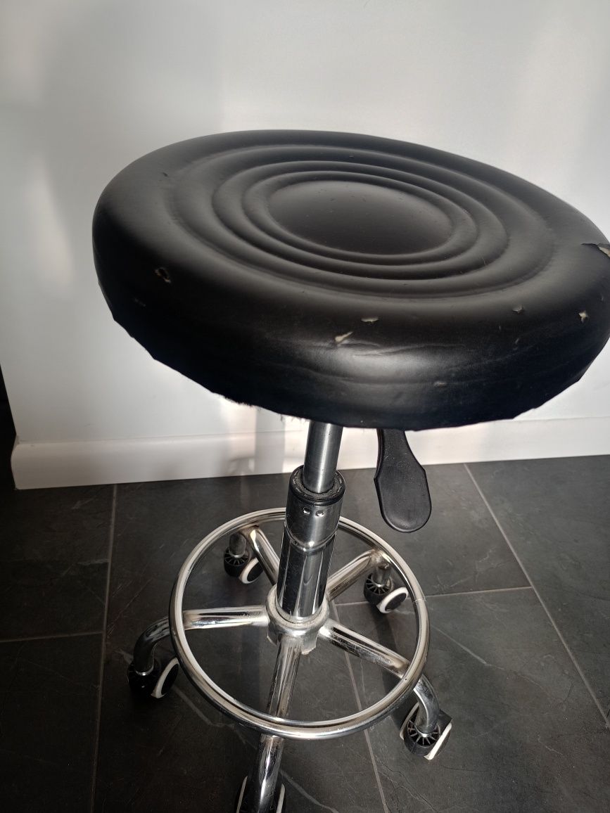 Taboret używany  czarny