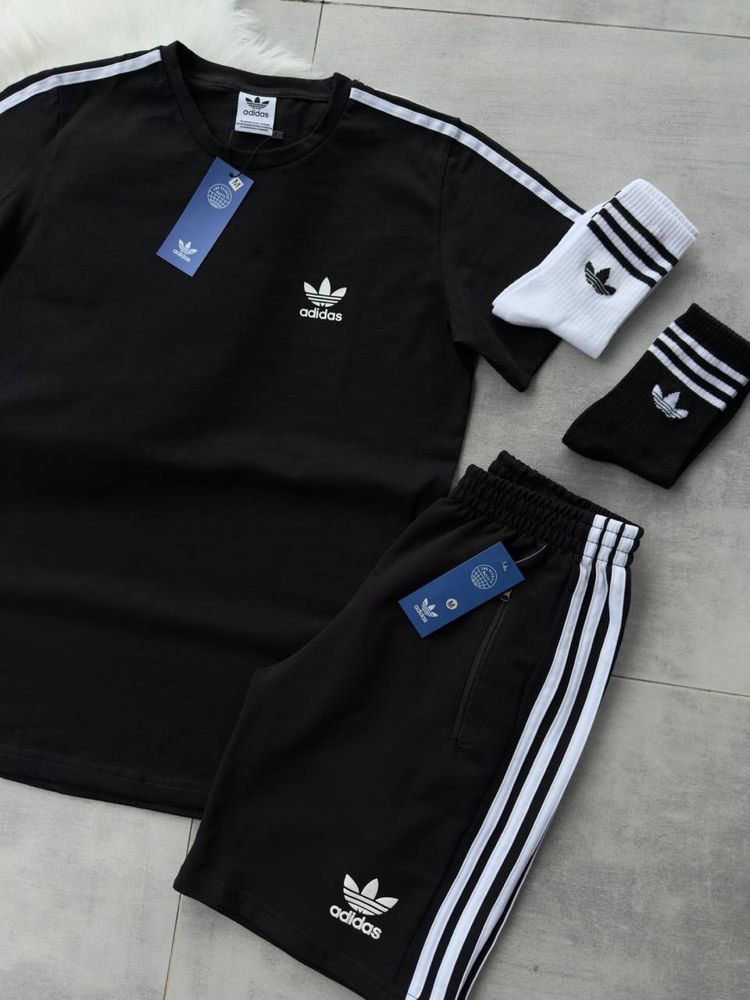 Adidas набір — футболка + шорти + 2 пари шкарпеток в подарунок