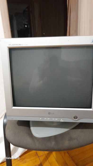 Продам монитор в хорошем рабочем состоянии  17 дюймів LG