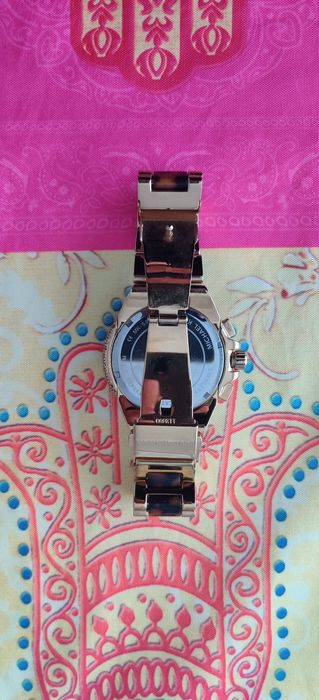 2 Relógios Michael Kors e 1 relógio CK em ótimo estado