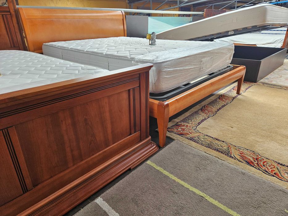 Conjunto de cama, estrado e colchão Molaflex -