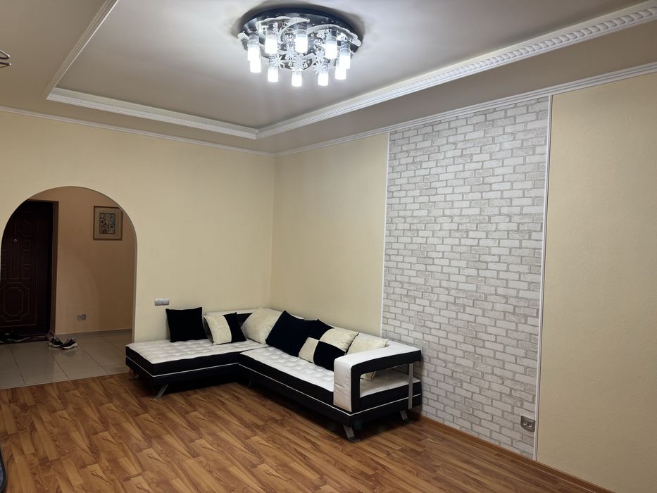 Продам сучасну квартиру Центр