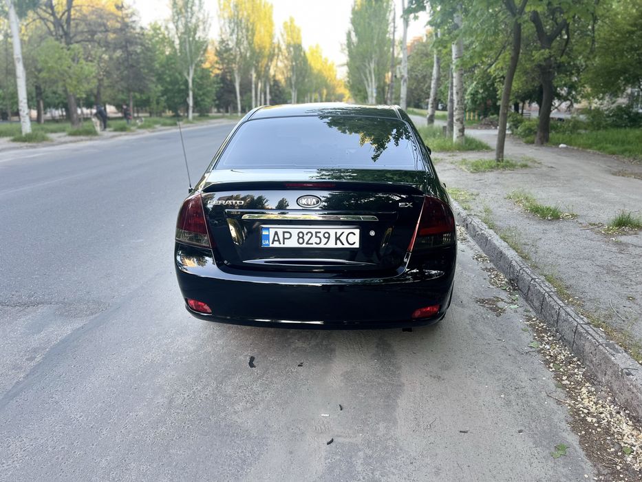 Автомобіль кия церато