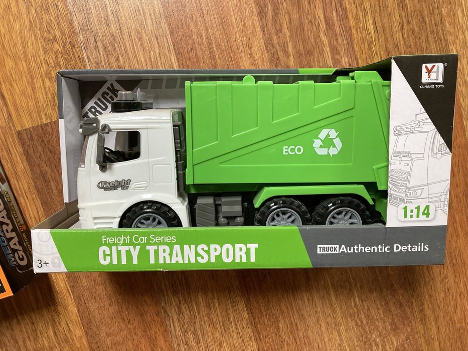 DUŻY SAMOCHÓD BUDOWLANY – śmieciarka światło i dzieka