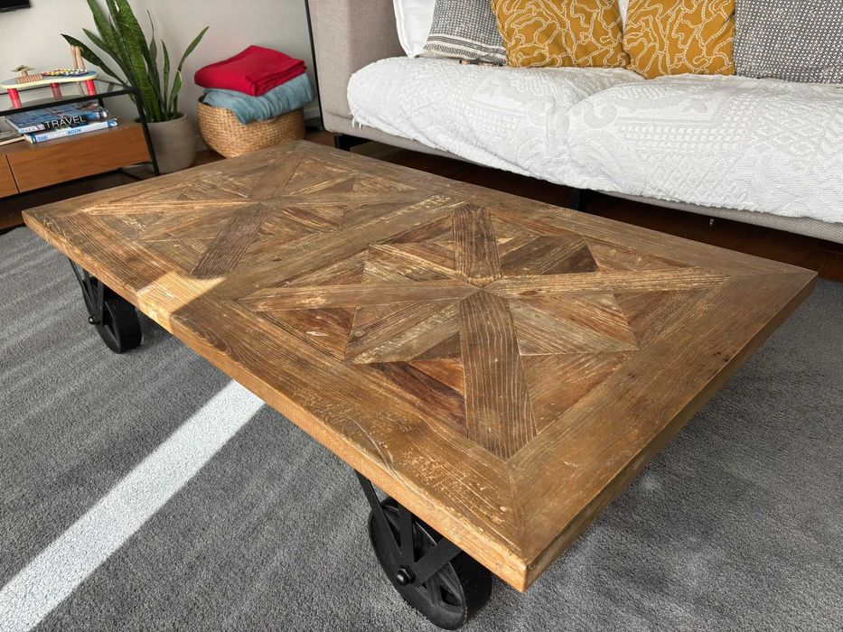 Mesa de Centro em Madeira