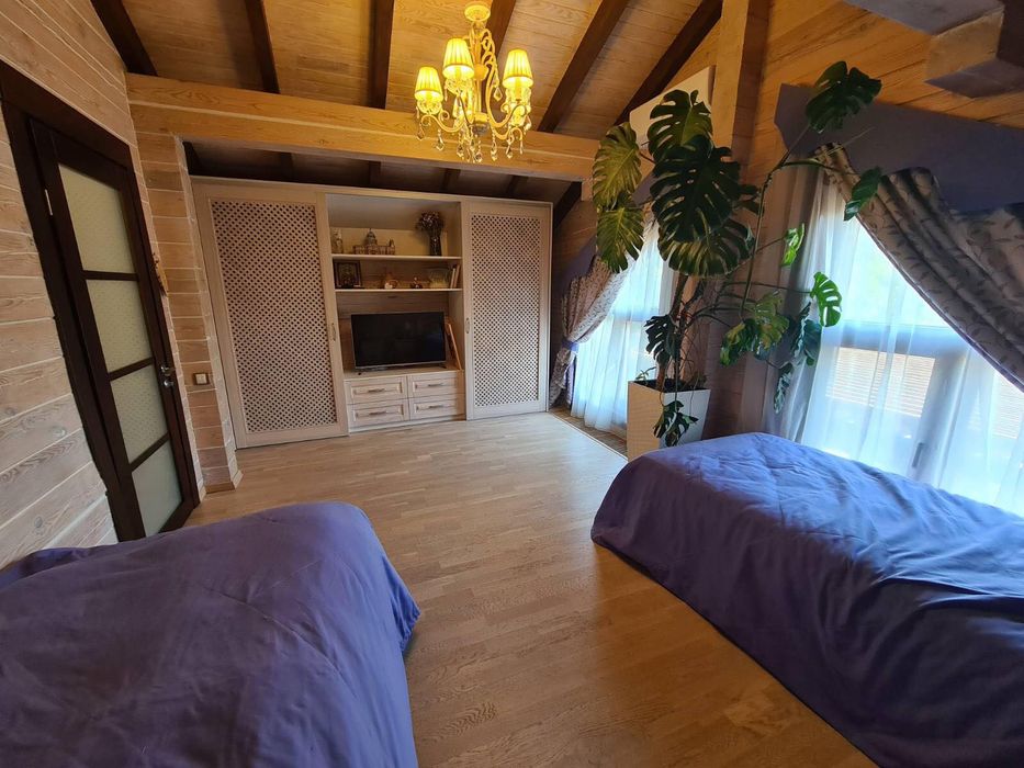 Продам дом в Обуховке сосновый лес,река(пляж)