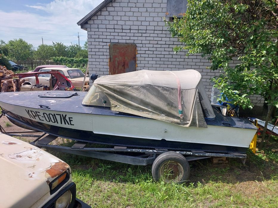 Продам моторный човен Прогресс 2