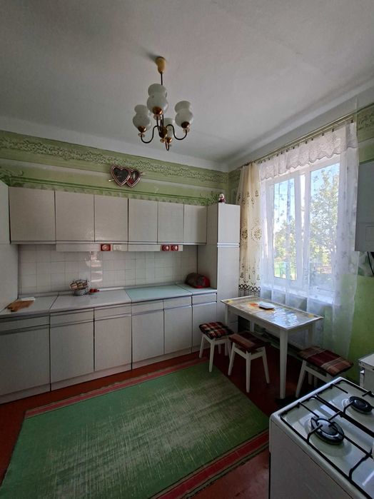 Підселення в особняк для дівчат,вул.Коновальця .