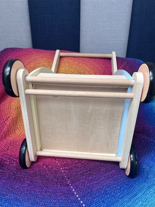 Drewniany pchacz / chodzik dla dziecka Joueco