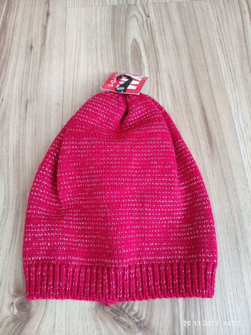 Nowa czerwona czapka na 1-2 latka