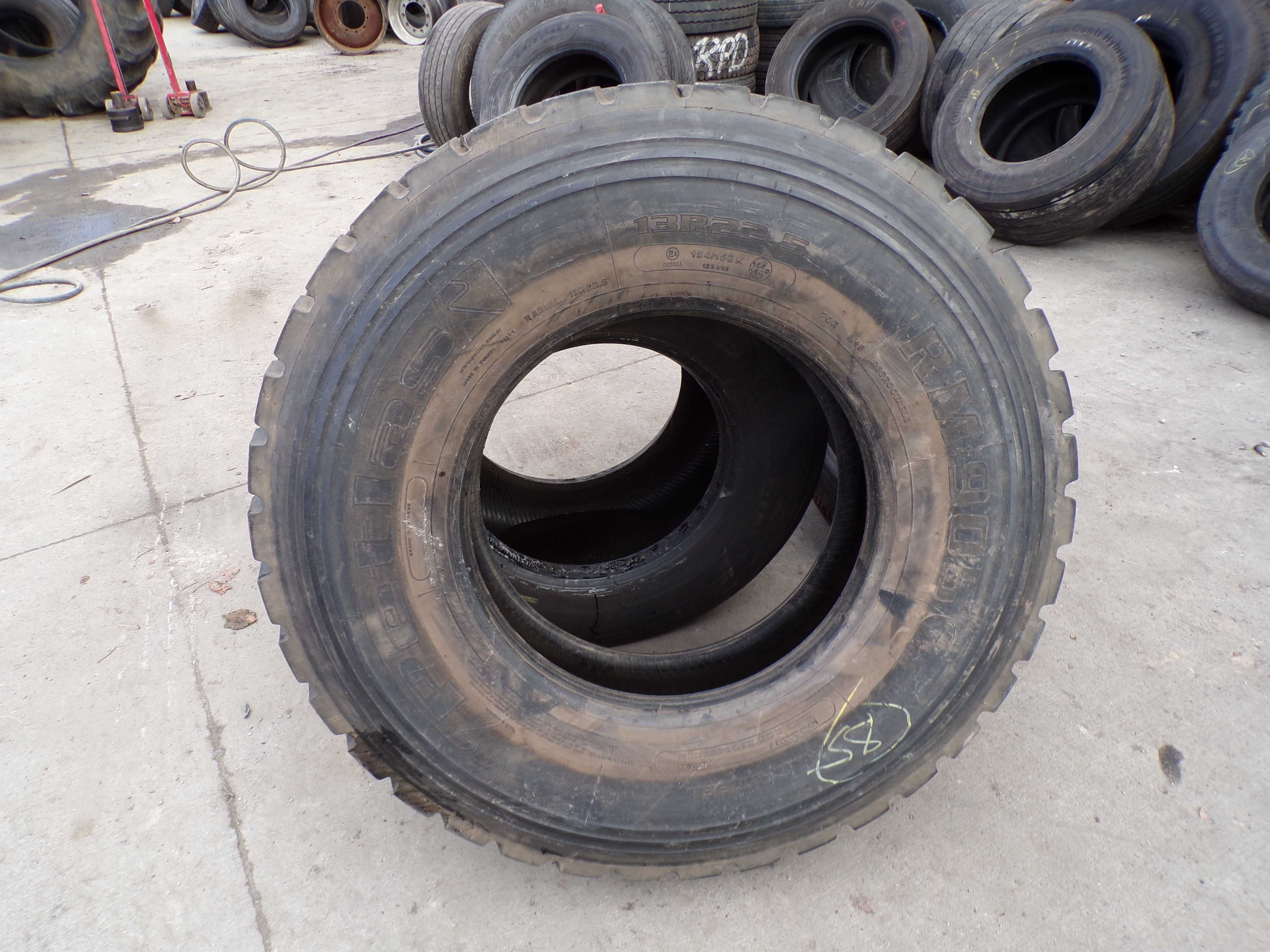 Opona 13R22.5 PETLAS RM 905 (750 netto)