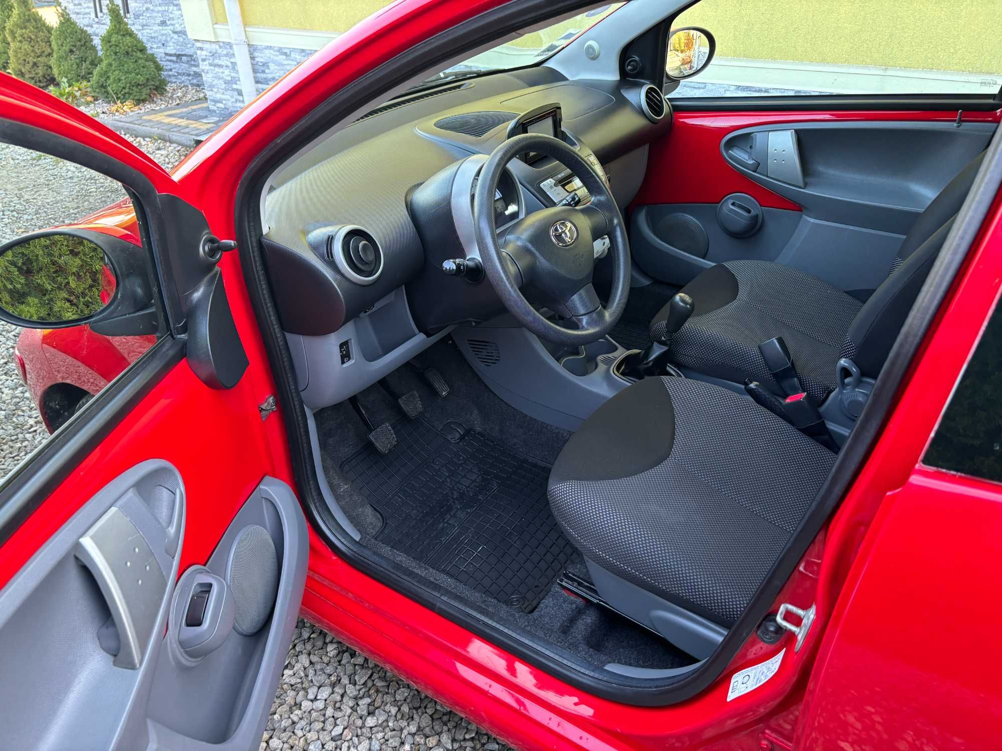 Toyota Aygo 1.0 Benzyna 4d 68km 2011r 92 tys km Navi Klima Elekt Warto