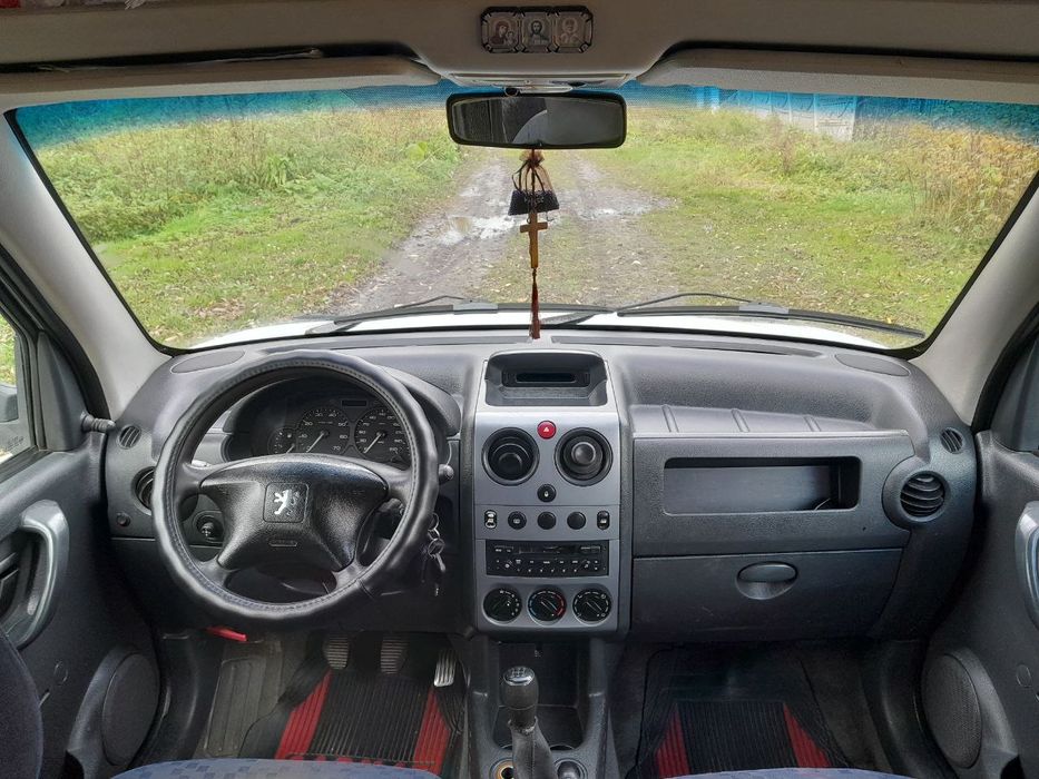 Продам машину Peugeot Partner