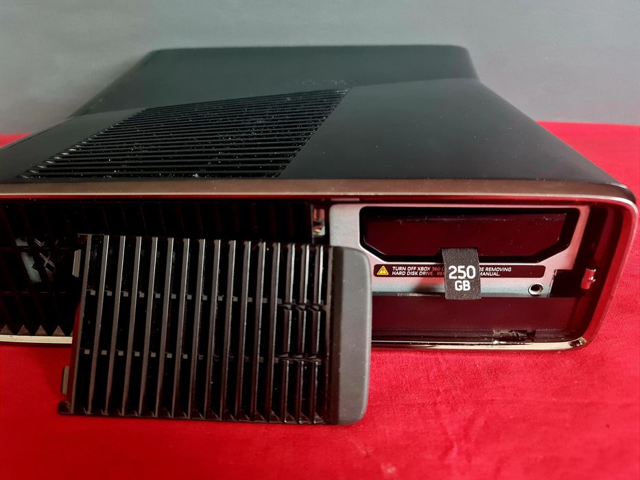 konsola Xbox 360S z dyskiem 250GB