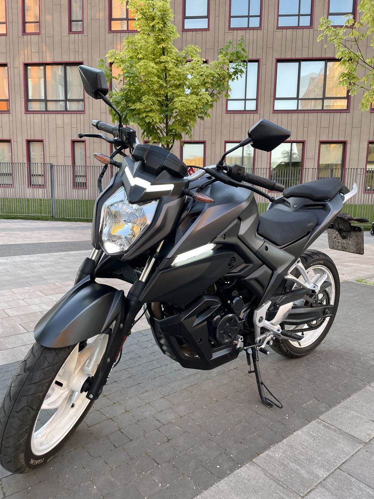 Мотоцикл Loncin CR4