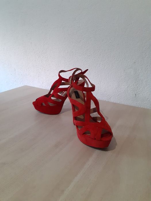 Sapatos de Salto Alto Zara Tamanho 38