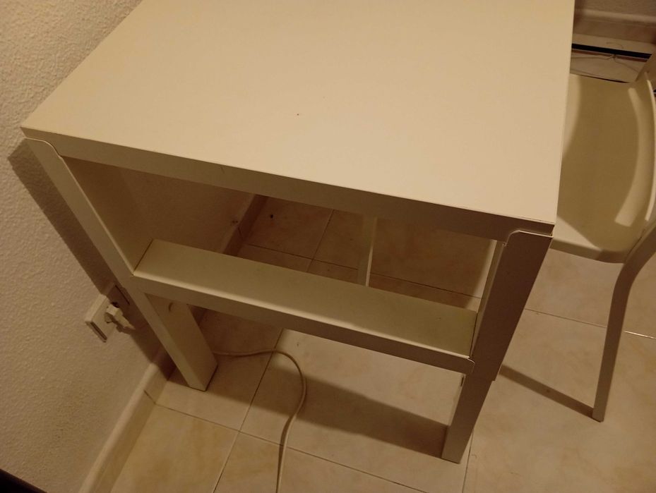 Secretaria e cadeira