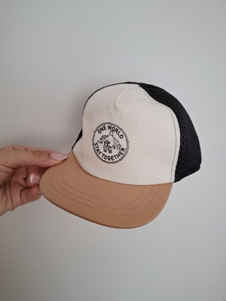 Czapka H&M 62/68 – One World Stay Together