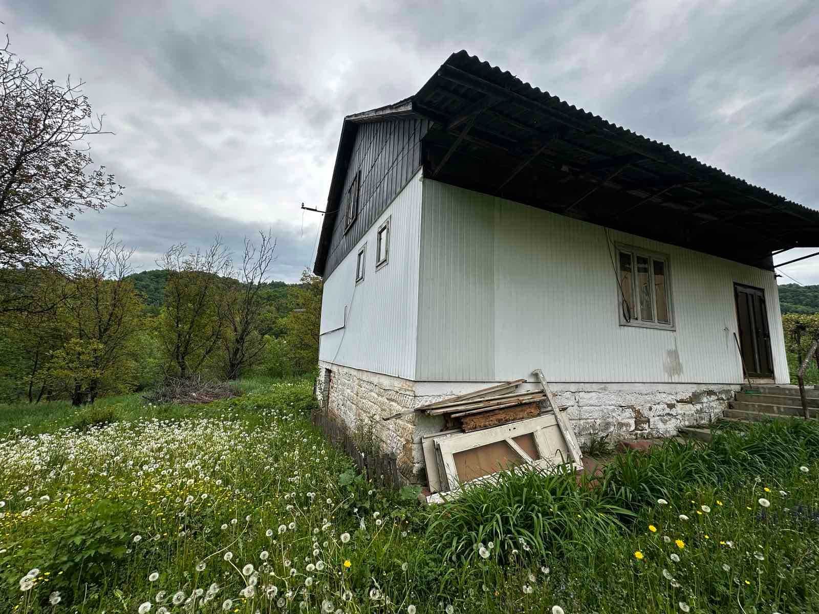 Продається будинок в с. Лази