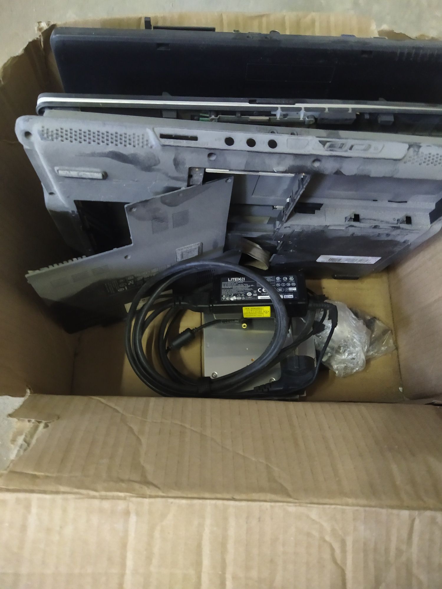 laptop uszkodzony, złom