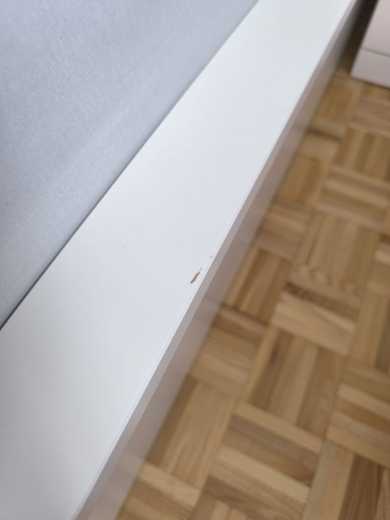 Łóżko Ikea Malm - białe 140x200 + materac z pokrowcem + lampki nocne.