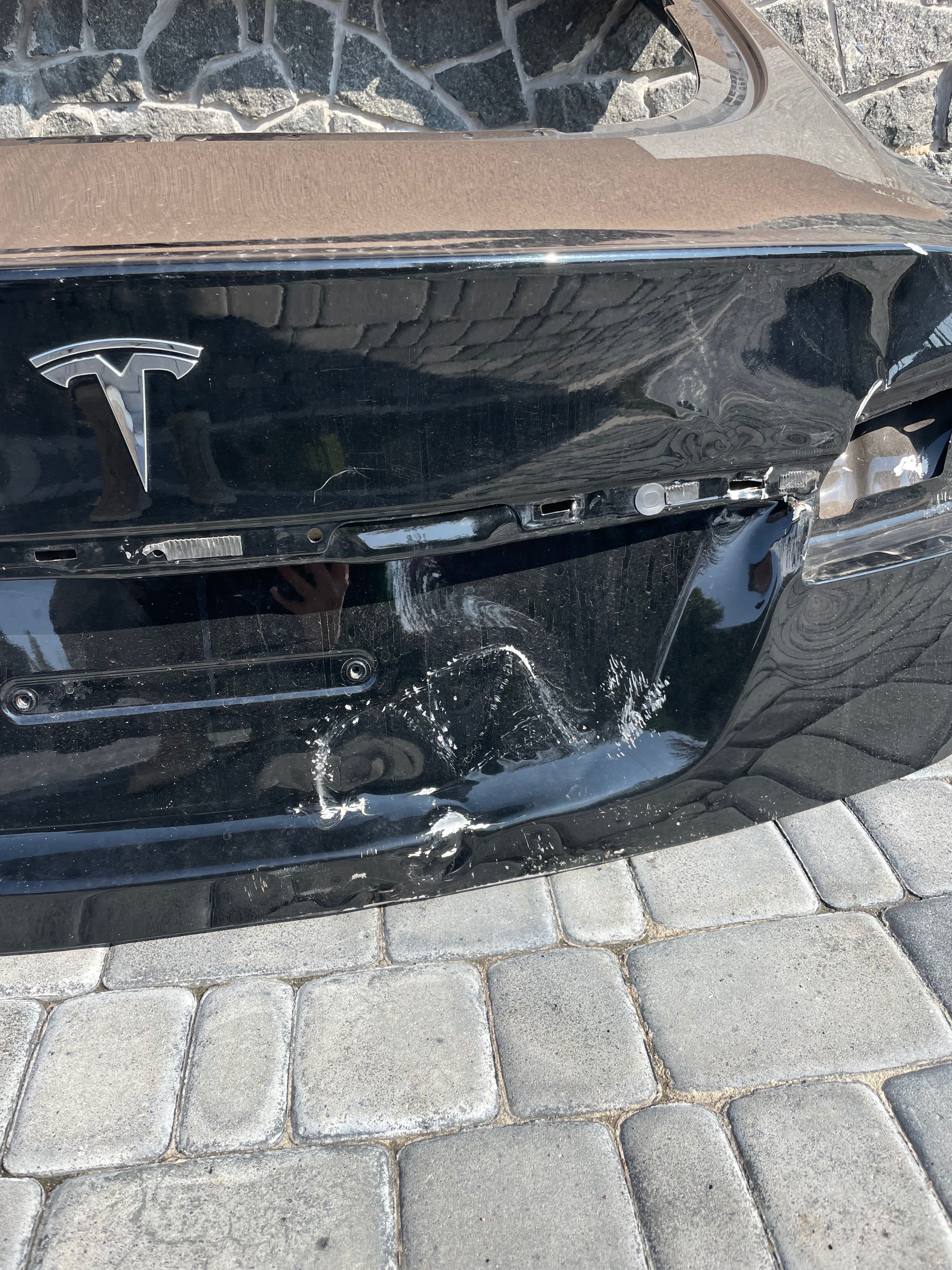 Кришка багажника Tesla model s 2022
