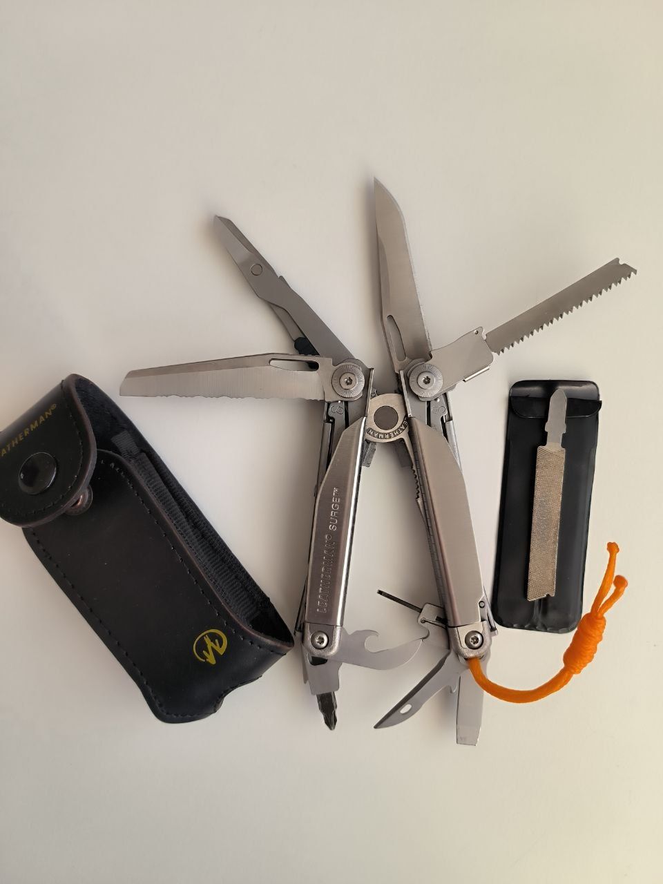 Мультилул
Leatherman Surge+ кожаный чехол
Leatherman Surge+ кожаный че